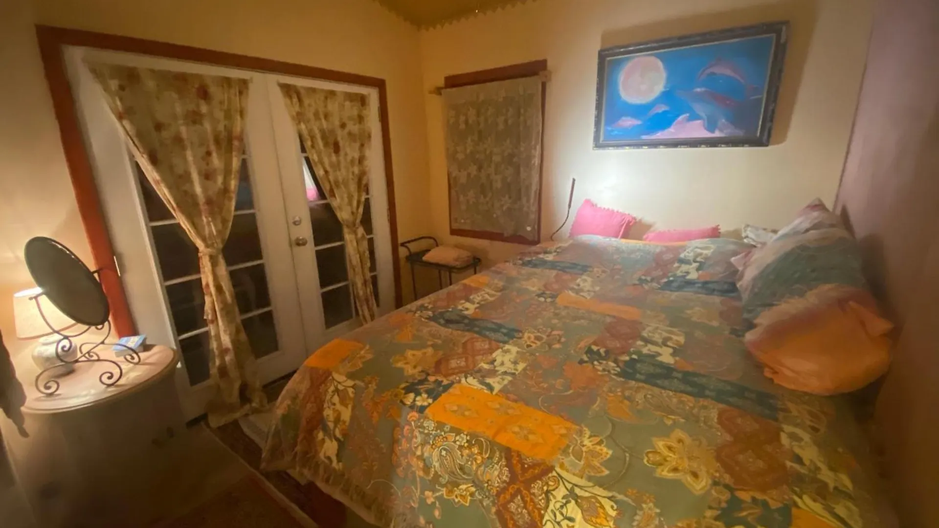 Artsy Cabin On Organic Farm Naalehu Bed & Breakfast